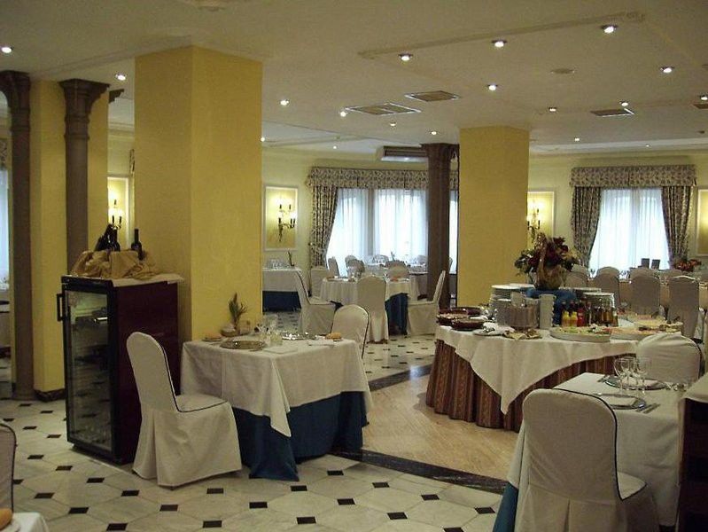 维多利亚女王宫殿4号体验酒店 瓦伦西亚 餐厅 照片