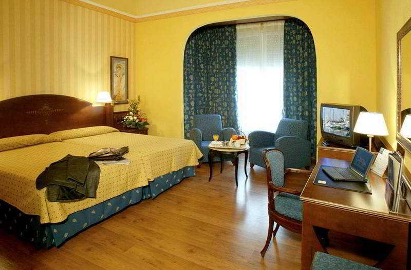 维多利亚女王宫殿4号体验酒店 瓦伦西亚 客房 照片